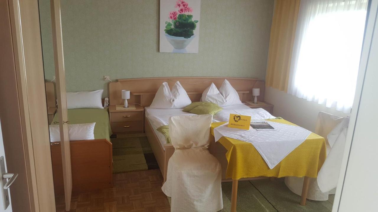 Gaestehaus Jeindl Homestay Hartmannsdorf